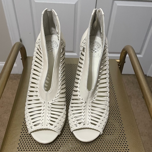 Vince Camuto Shoes - Vince Camuto. Off white/beige